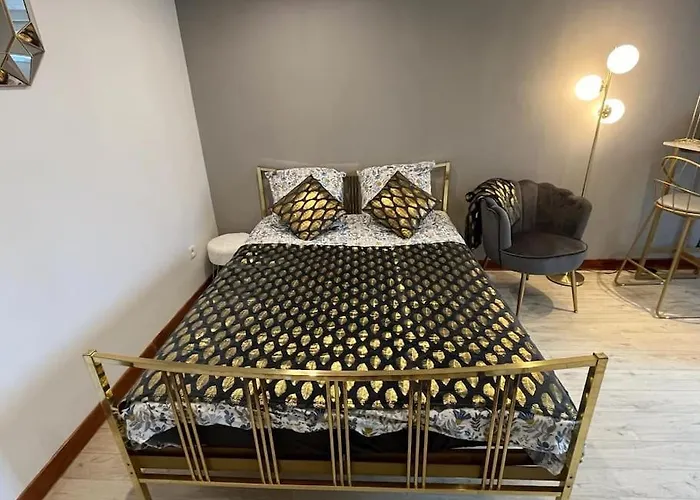 Golden Tours - Studio Moderne